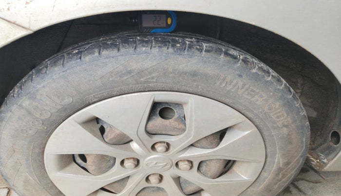 2016 Hyundai Xcent BASE 1.1, Diesel, Manual, 1,57,037 km, tyre