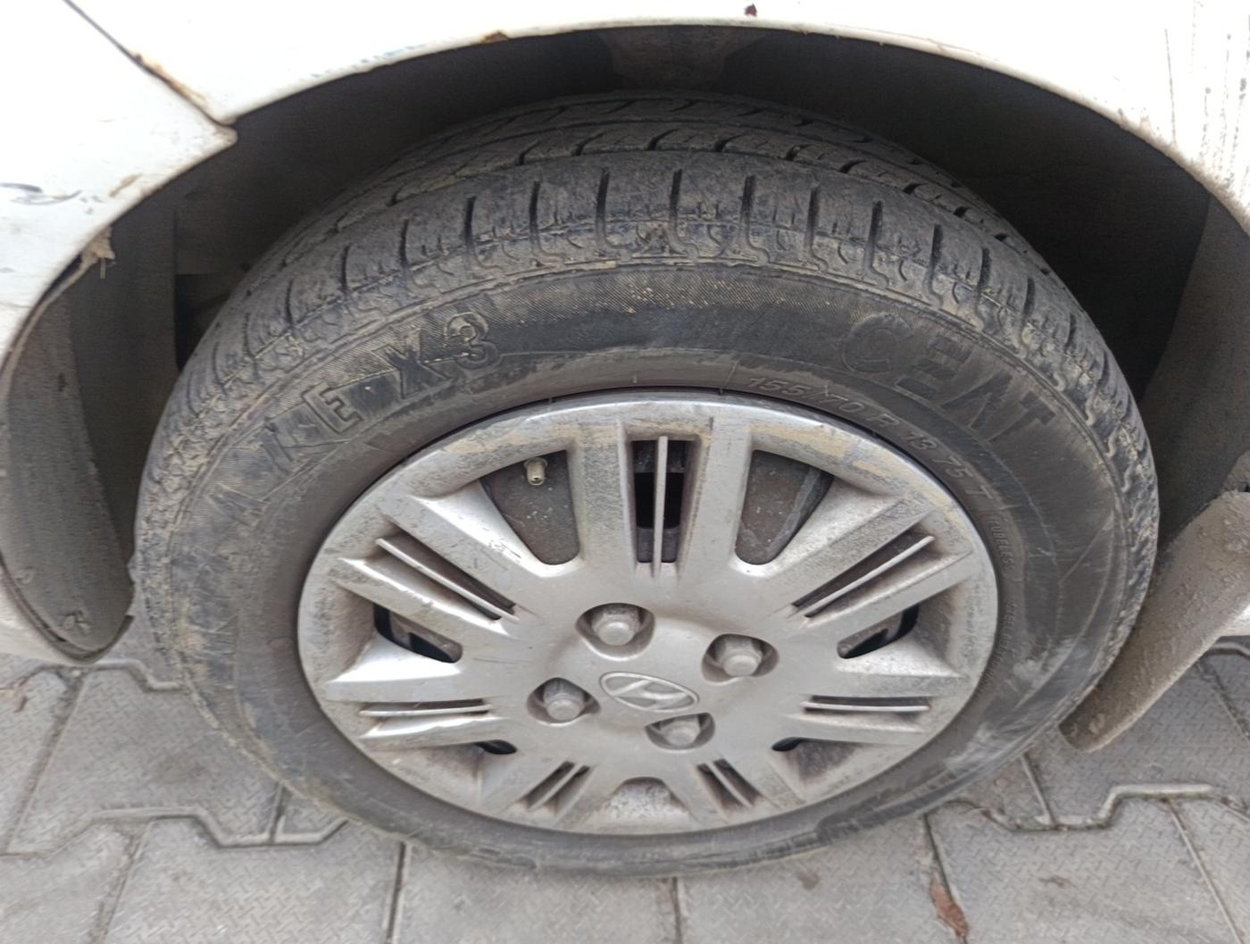 2010 Hyundai Santro Xing GLS, Petrol, Manual, 1,26,745 km, tyre