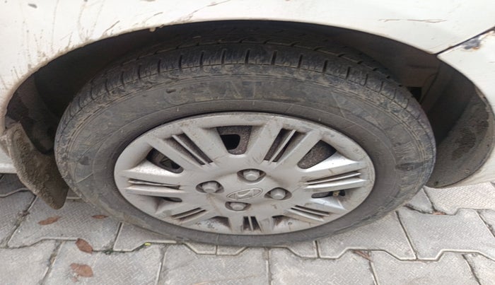 2010 Hyundai Santro Xing GLS, Petrol, Manual, 1,26,738 km, tyre