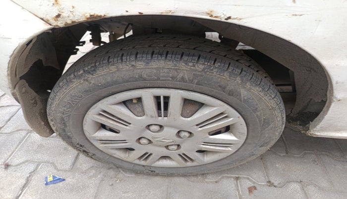 2010 Hyundai Santro Xing GLS, Petrol, Manual, 1,26,738 km, tyre