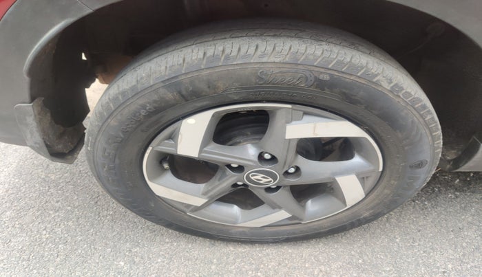 2020 Hyundai VENUE SX 1.0 TURBO, Petrol, Manual, 36,512 km, tyre