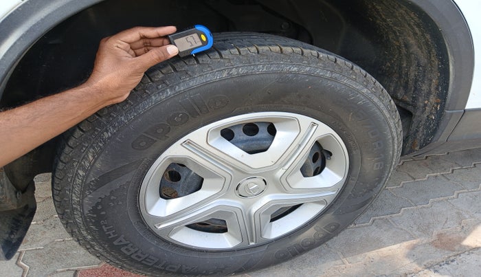 2021 Tata Harrier XM 2.0L KRYOTEC, Diesel, Manual, 68,134 km, tyre