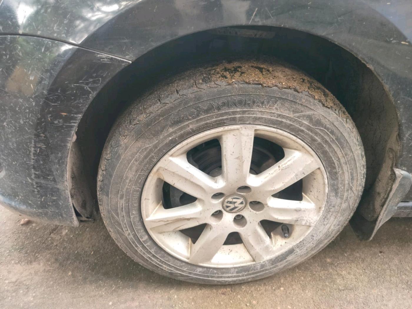 2012 Volkswagen Vento HIGHLINE DIESEL 1.6, Diesel, Manual, 67,667 km, tyre