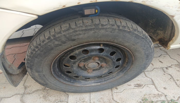 2010 Ford Ikon 1.4 DIESEL, Diesel, Manual, 1,67,662 km, tyre