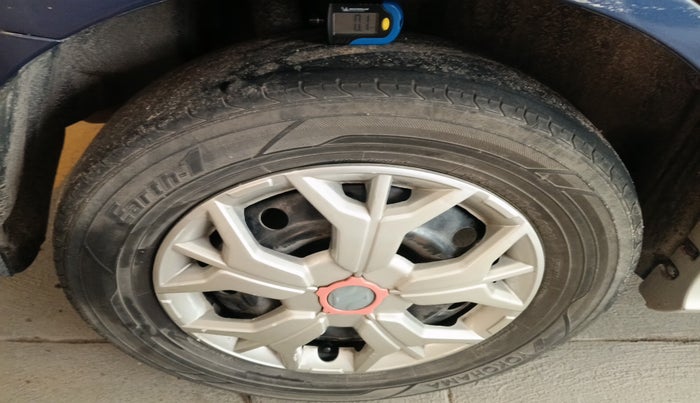 2017 Maruti Dzire VDI, Diesel, Manual, 1,10,642 km, tyre