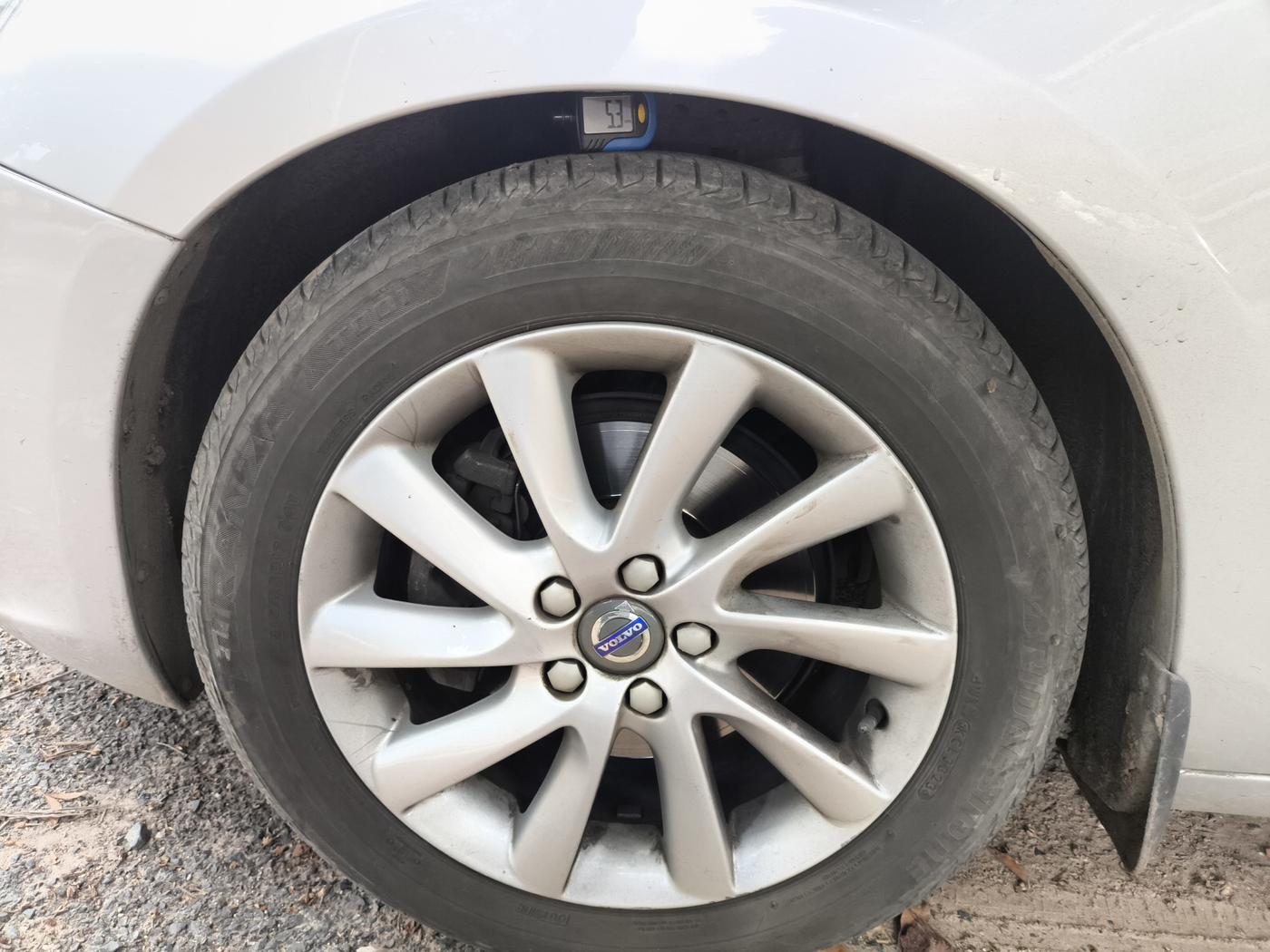 2017 Volvo S60 KINETIC D4, Diesel, Automatic, 54,943 km, tyre