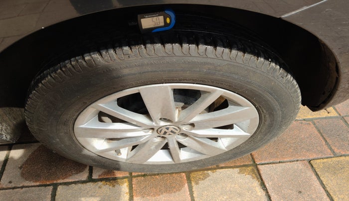 2015 Volkswagen Polo HIGHLINE1.2L, Petrol, Manual, 97,561 km, tyre