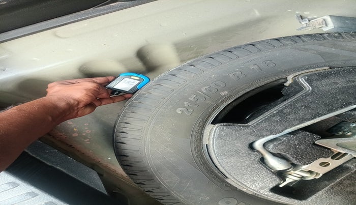 2018 Maruti Vitara Brezza ZDI, Diesel, Manual, 27,569 km, tyre