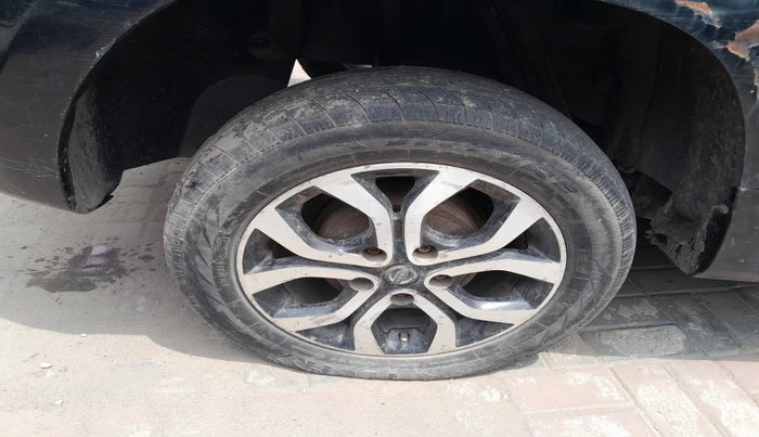 2015 Nissan Terrano XV D THP PREMIUM 110 PS, Diesel, Manual, 1,31,688 km, tyre