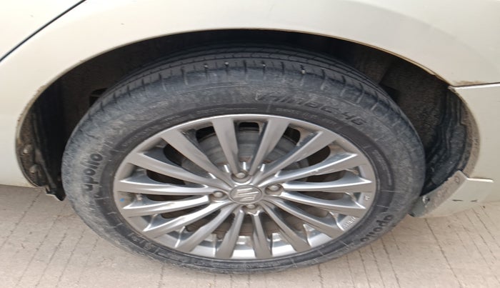 2016 Maruti Ciaz ZXI+, Petrol, Manual, 64,599 km, tyre
