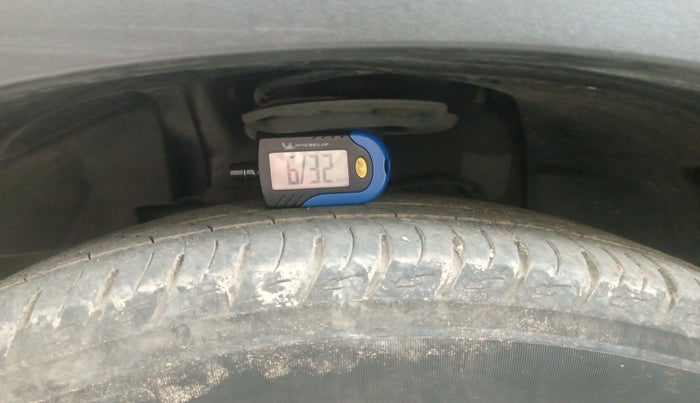 2022 Tata NEXON EV XZ PLUS LUX DARK EDITION, Electric, Automatic, 28,189 km, tyre