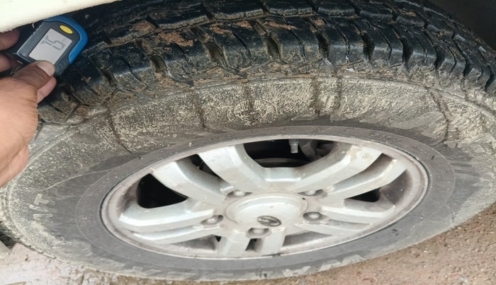 2013 Mahindra Scorpio VLX 2WD AIRBAG, Diesel, Manual, 2,36,224 km, tyre