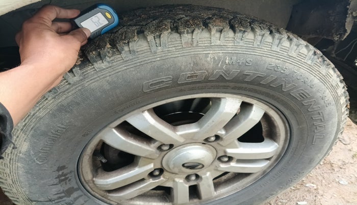 2013 Mahindra Scorpio VLX 2WD AIRBAG, Diesel, Manual, 2,36,224 km, tyre