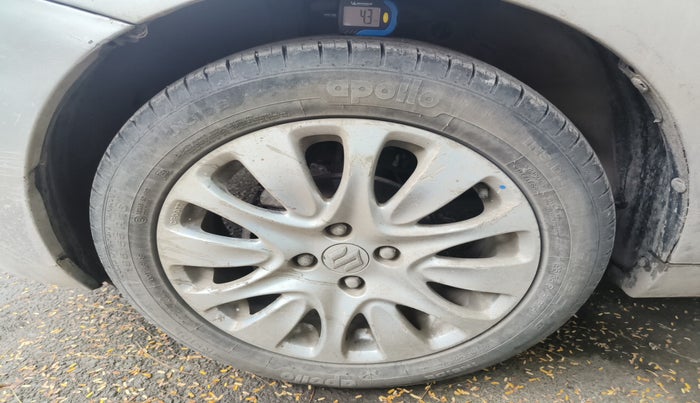 2016 Maruti Baleno ALPHA DIESEL 1.3, Diesel, Manual, 2,35,404 km, tyre