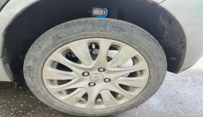 2016 Maruti Baleno ALPHA DIESEL 1.3, Diesel, Manual, 2,35,404 km, tyre