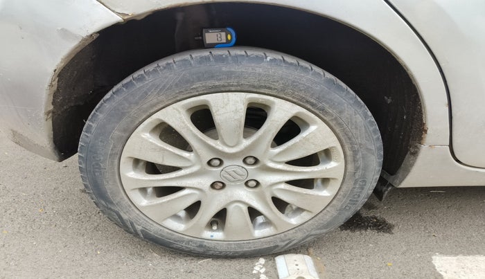2016 Maruti Baleno ALPHA DIESEL 1.3, Diesel, Manual, 2,35,404 km, tyre