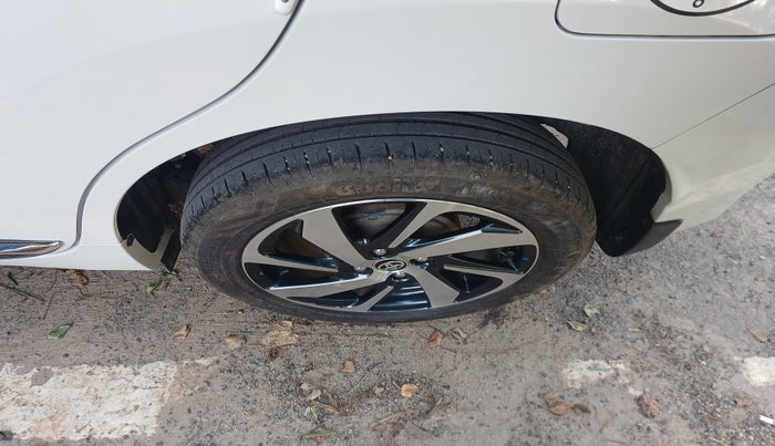 2023 Toyota Glanza V AMT, Petrol, Automatic, 12,034 km, tyre