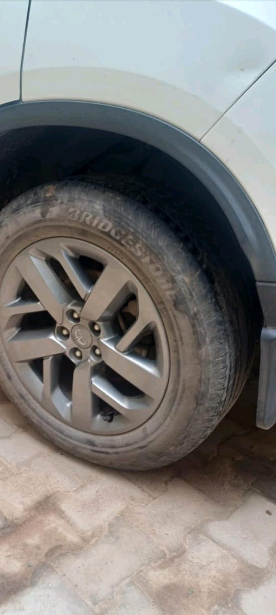 2022 Tata Safari XT PLUS, Diesel, Manual, 49,119 km, tyre