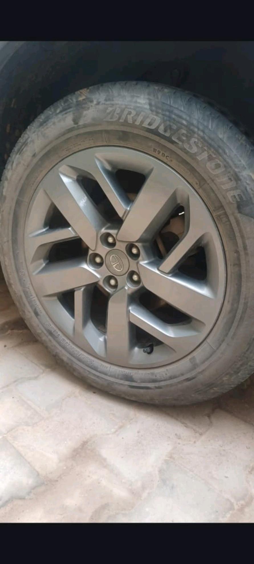 2022 Tata Safari XT PLUS, Diesel, Manual, 49,119 km, tyre