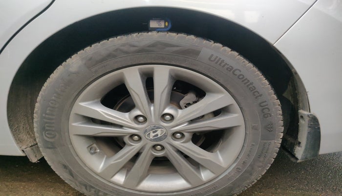 2016 Hyundai New Elantra 2.0 SX(O) AT PETROL, Petrol, Automatic, 70,626 km, tyre