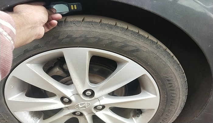 2011 Hyundai Verna FLUIDIC 1.6 VTVT SX, Petrol, Manual, 1,66,660 km, tyre