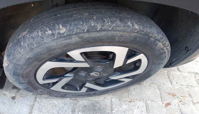 2021 Nissan MAGNITE XV MT, Petrol, Manual, 37,676 km, tyre