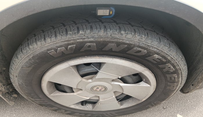 2015 Mahindra XUV500 W6, Diesel, Manual, 1,52,844 km, tyre