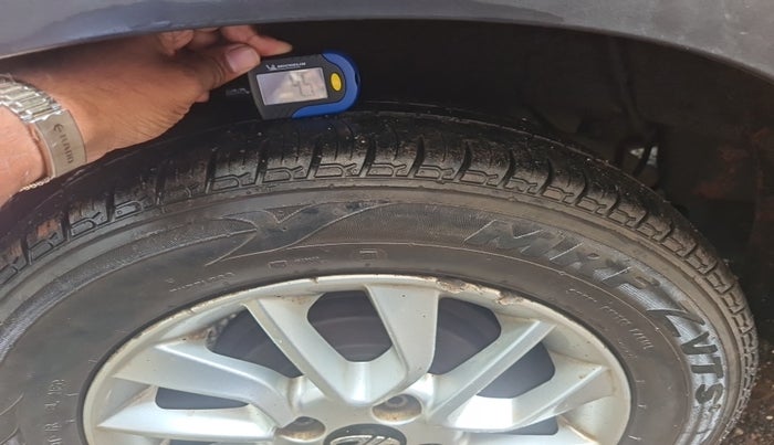 2017 Mahindra Kuv100 K6 PLUS 6 STR, Petrol, Manual, 50,501 km, tyre