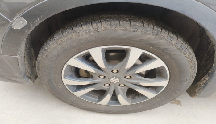2020 Maruti S Cross ALPHA 1.3, Diesel, Manual, 95,142 km, tyre
