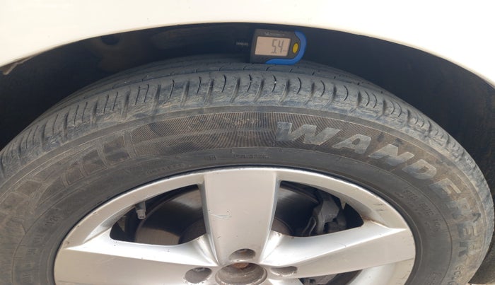 2011 Volkswagen Jetta TRENDLINE 2.0L TDI, Diesel, Manual, 1,14,597 km, tyre