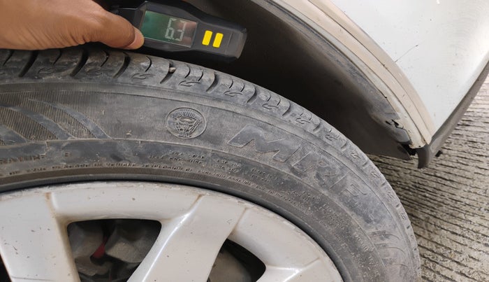 2012 Renault Fluence 1.5 E4, Diesel, Manual, 2,29,170 km, tyre