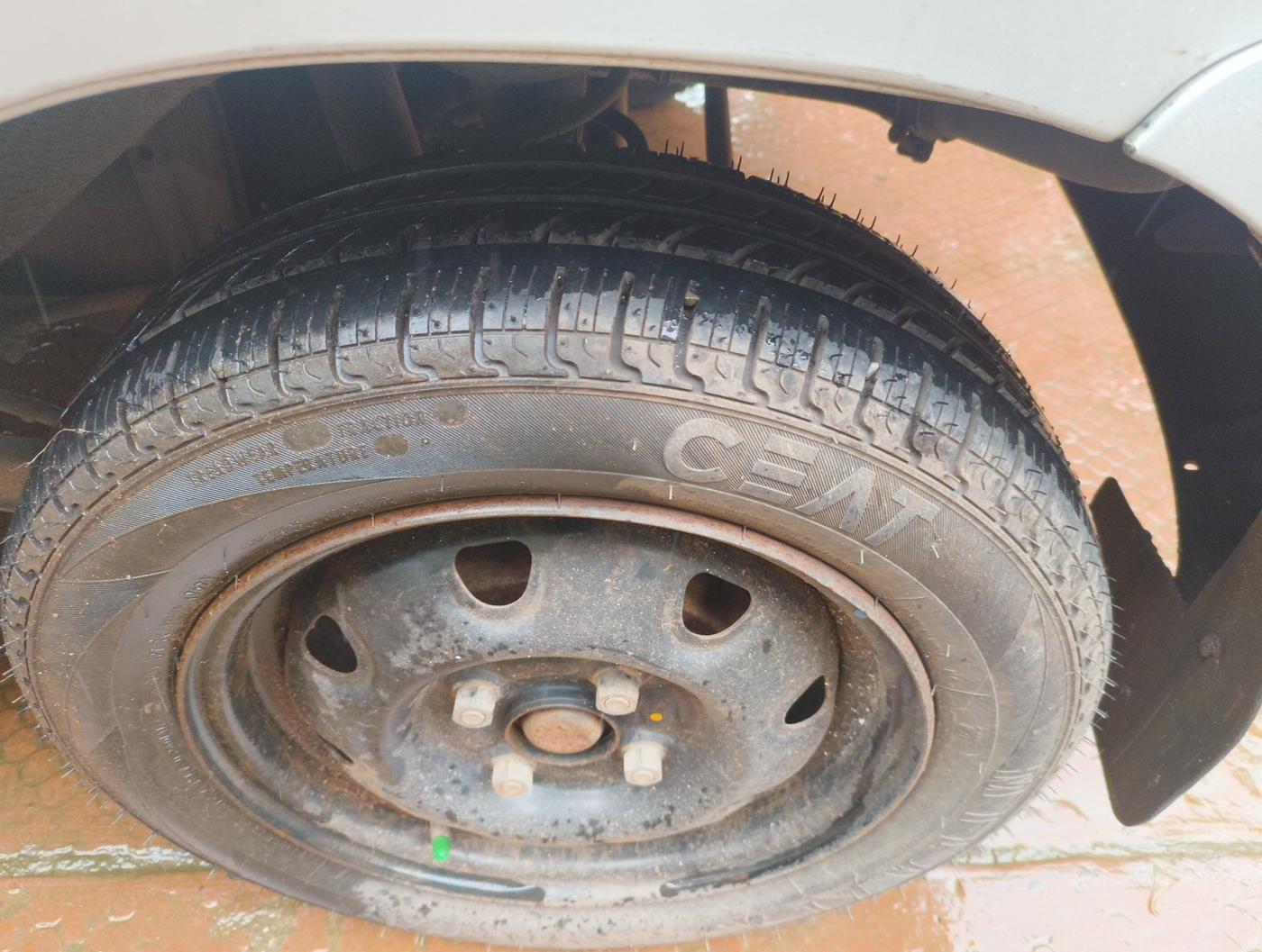 2010 Maruti Alto K10 VXI, Petrol, Manual, 36,145 km, tyre