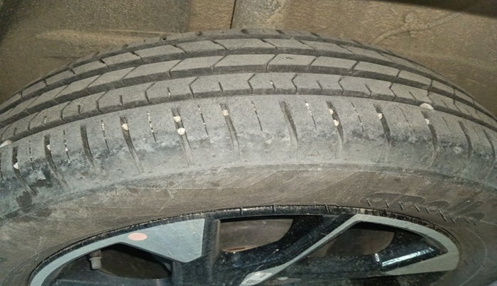 2023 Tata PUNCH ACCOMPLISHED DAZZLE PACK AMT, Petrol, Automatic, 29,749 km, tyre