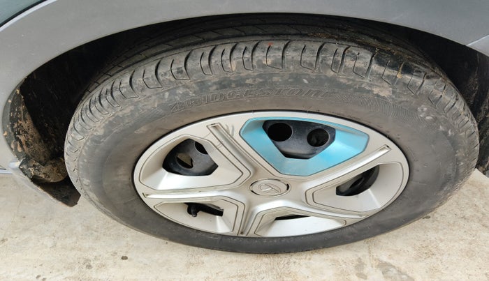 2021 Tata NEXON EV XM, Electric, Automatic, 1,57,825 km, tyre