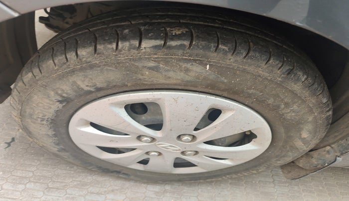 2011 Hyundai i10 SPORTZ 1.2 AT, Petrol, Automatic, 71,692 km, tyre