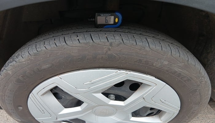 2025 Tata NEXON  Pure Plus 1.2 Petrol AMT, Petrol, Automatic, 1,296 km, tyre