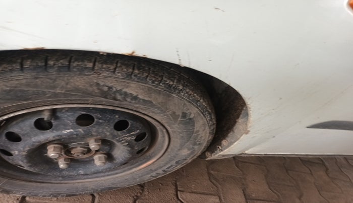 2011 Hyundai i10 ERA 1.1, Petrol, Manual, 1,20,650 km, tyre