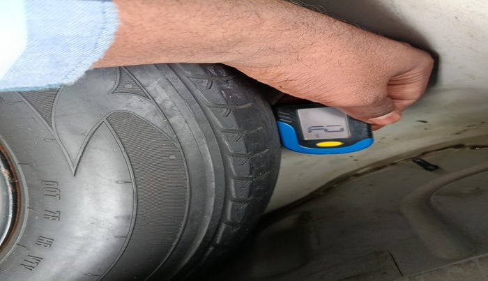 2014 Ford Figo TITANIUM 1.4 DIESEL, Diesel, Manual, 1,09,350 km, tyre