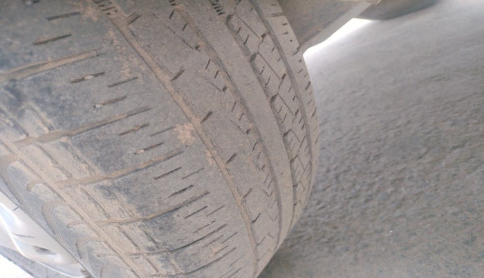 2015 Renault Duster 85 PS RXL DIESEL, Diesel, Manual, 1,51,320 km, tyre