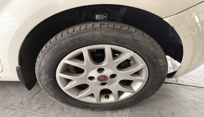 2014 Fiat Grand Punto EMOTION 1.3 90 HP, Diesel, Manual, 85,014 km, tyre