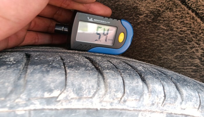 2016 Maruti Vitara Brezza ZDI PLUS DUAL TONE, Diesel, Manual, 1,11,881 km, tyre