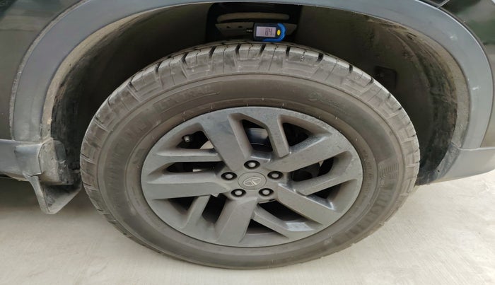2020 Tata Harrier XZA PLUS 2.0L DARK EDITION, Diesel, Automatic, 1,00,477 km, tyre