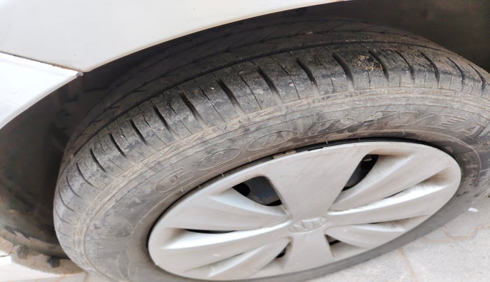 2018 Maruti Ertiga VXI, Petrol, Manual, 73,637 km, tyre