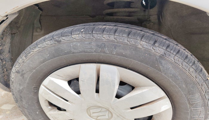 2013 Maruti Alto 800 LXI, Petrol, Manual, 23,079 km, tyre