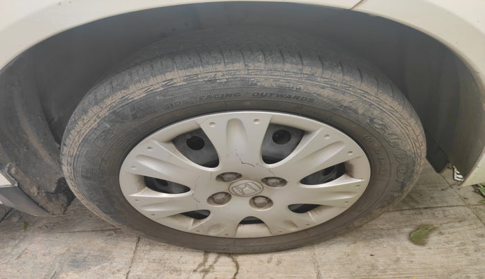 2015 Honda Amaze 1.2L I-VTEC S, Petrol, Manual, 68,725 km, tyre