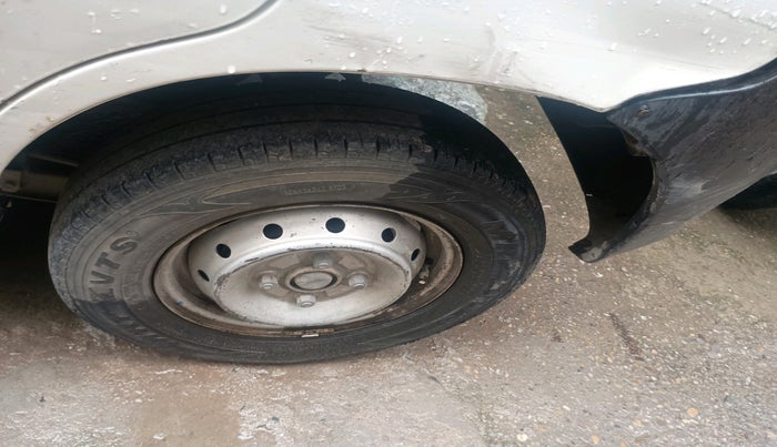 2011 Maruti Alto LX CNG, Petrol, Manual, 1,66,655 km, tyre
