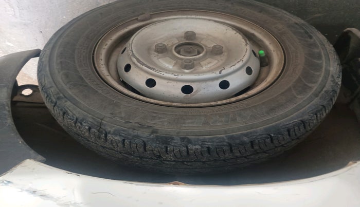 2011 Maruti Alto LX CNG, Petrol, Manual, 1,66,655 km, tyre