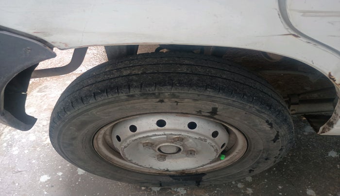 2011 Maruti Alto LX CNG, Petrol, Manual, 1,66,655 km, tyre