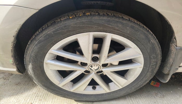 2018 Skoda Rapid STYLE 1.6 MPI, Petrol, Manual, 83,353 km, tyre