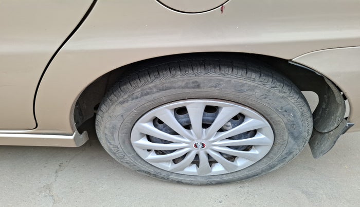 2010 Tata Indigo CS GLS, Petrol, Manual, 48,402 km, tyre